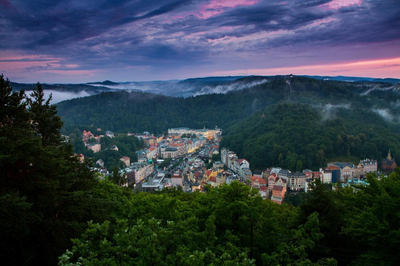 Apartments Menuet Karlovy Vary Eksteriør bilde